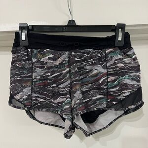 Lululemon Hotty Hot Short